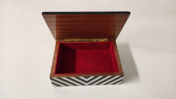 Corner white rectangle box